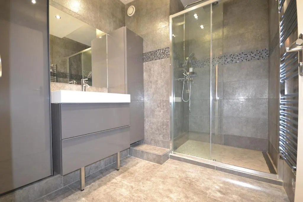 Bel Appartement Calme Et Tres Lumineux Антиб Апартаменты